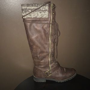 Lace up combat style boot